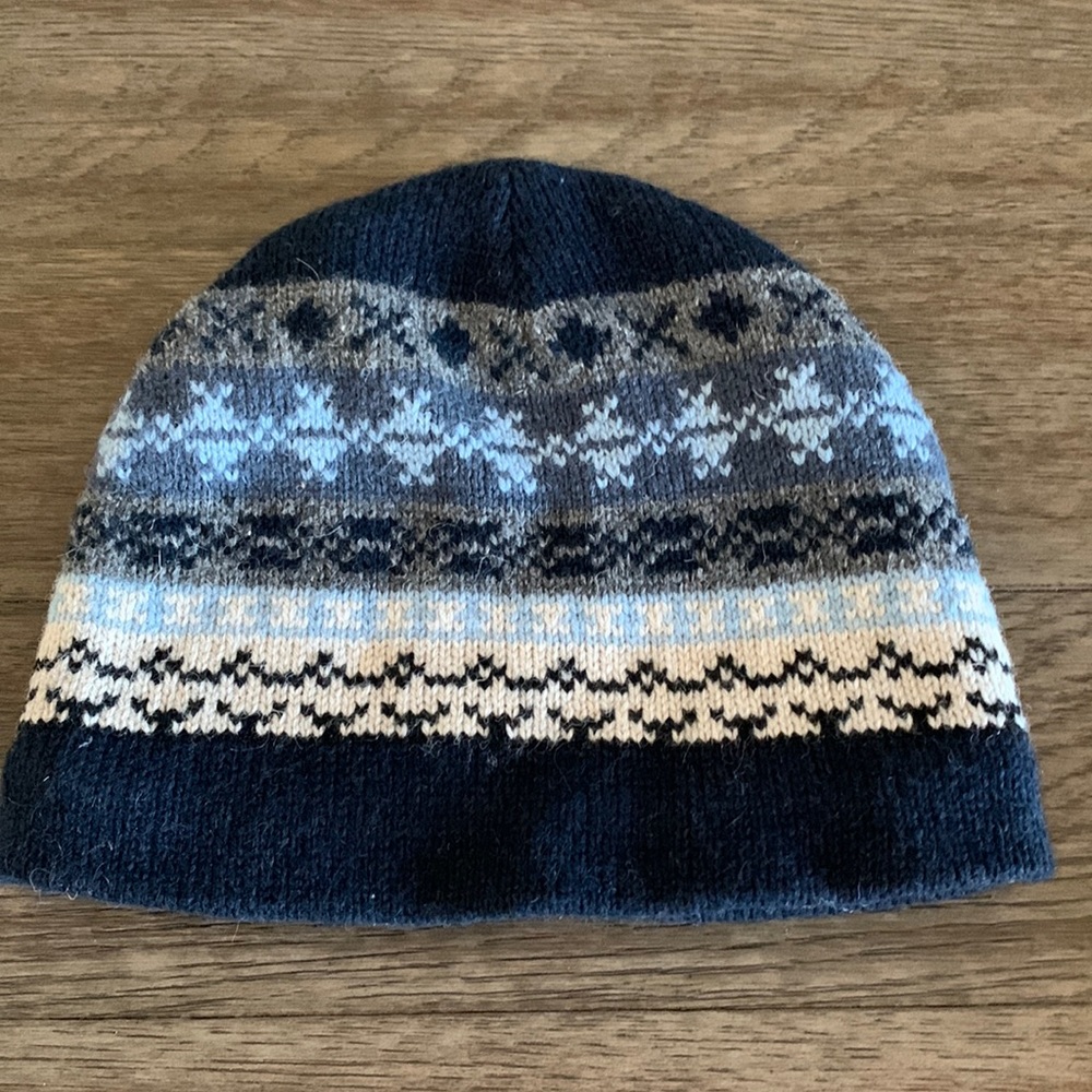 Mens Winter Wool Cap. Fleece-lined.